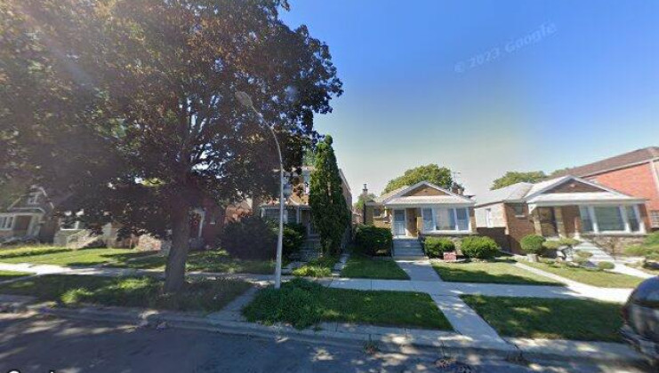 8148 s colfax ave, chicago, il 60617