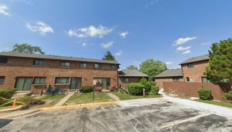 18w219 buckingham ln, villa park, il 60181