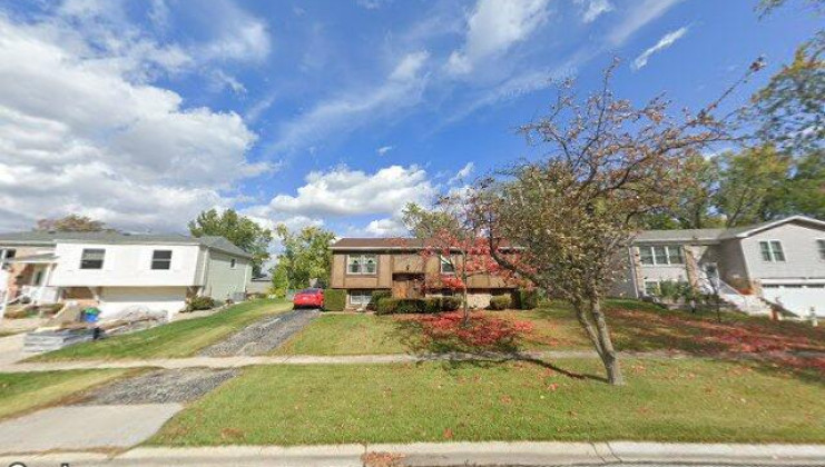 3012 scenicwood , woodridge, il 60517