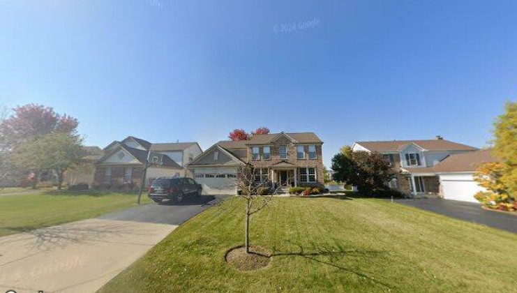 4371 whitehall ln, algonquin, il 60102