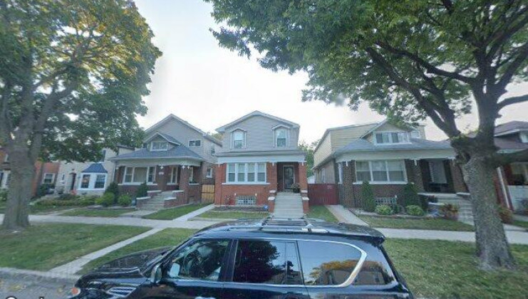 7716 s paxton ave, chicago, il 60649