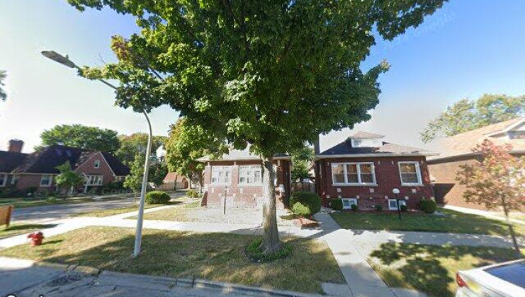 8056 s merrill ave, chicago, il 60617