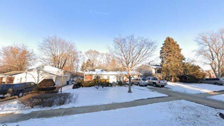 6730 hickory st, hanover park, il 60133