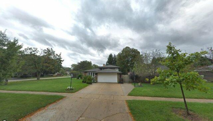 649 sharpn dr, crystal lake, il 60014