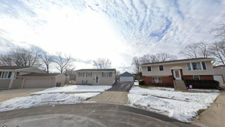 314 e shang bark ln, streamwood, il 60107