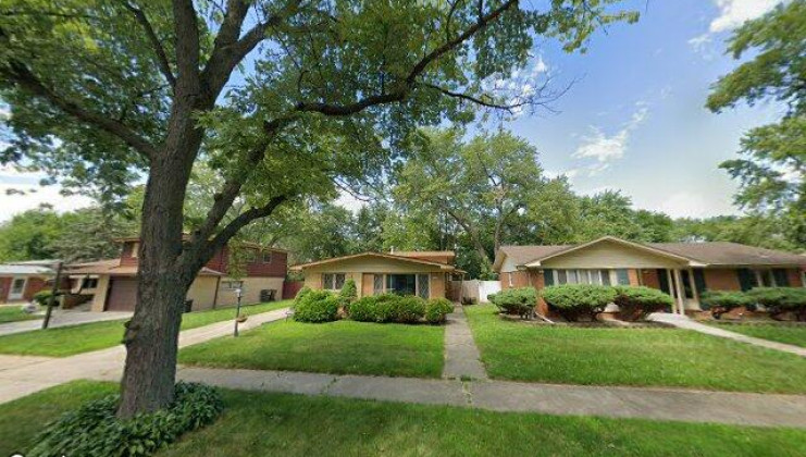 911 w terrace dr, glenwood, il 60425