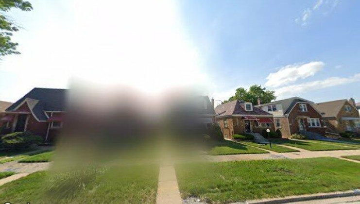 9832 s calumet ave, chicago, il 60628