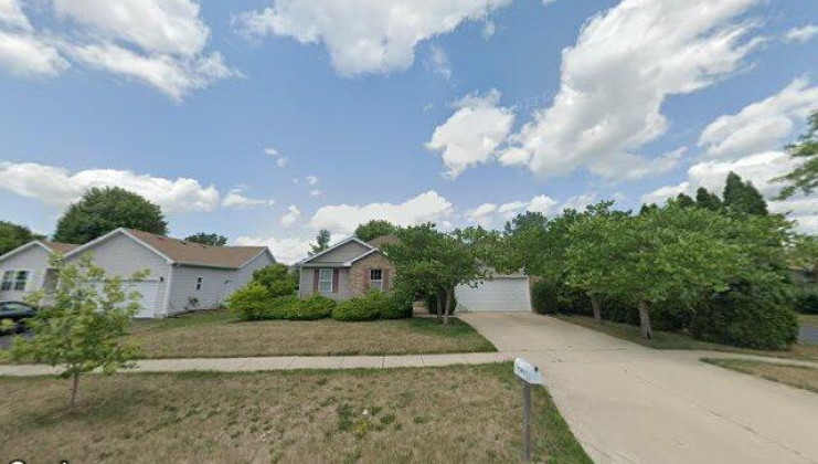 1301 willow ln, harvard, il 60033