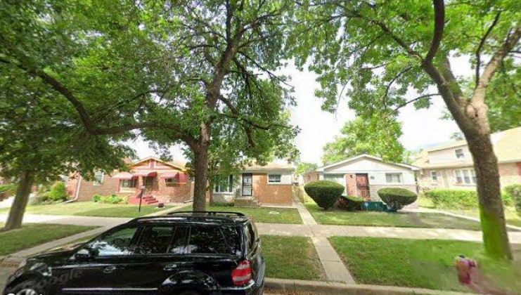 9334 s emerald ave, chicago, il 60620