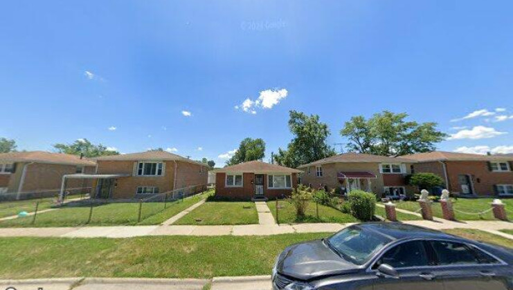 735 e 152nd st, phoenix, il 60426