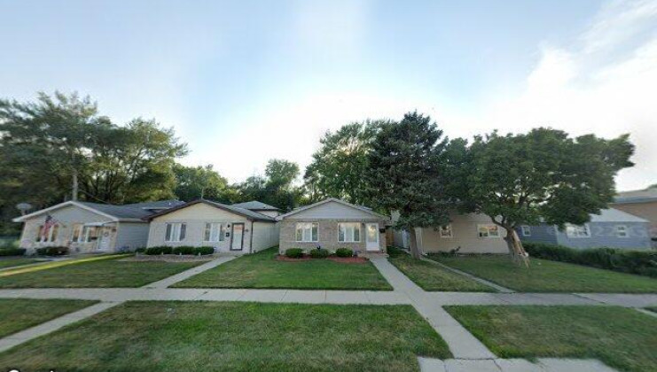 14138 s saginaw ave, burnham, il 60633