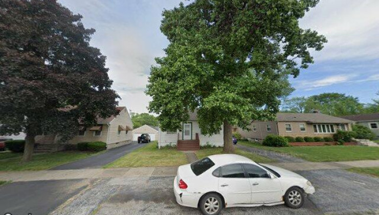 17943 ridgewood ave; 14634 kenwood ave, lansing, il 60438