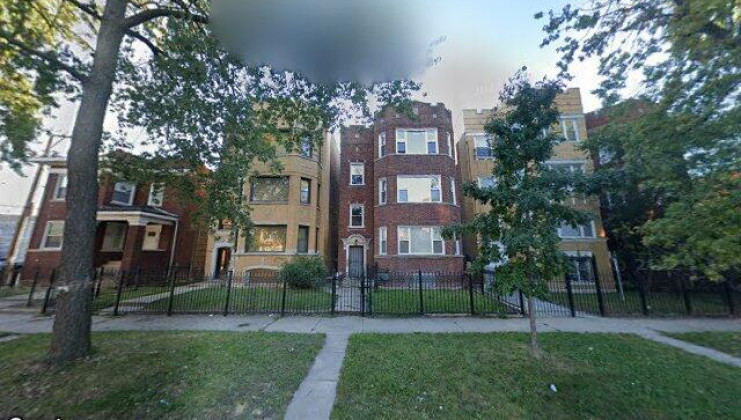 7840 s bennett ave, chicago, il 60649