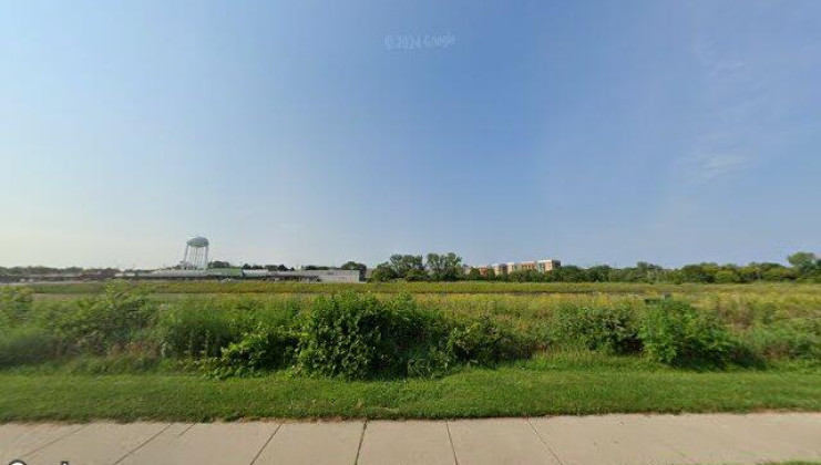 444 e courtland st; 440 e crystal st, mundelein, il 60060