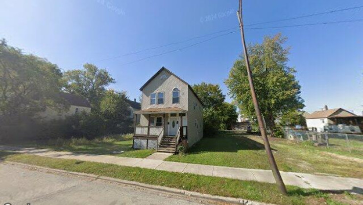 8720 s mackinaw ave, chicago, il 60617