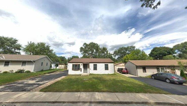 432 singapore ln, carpentersville, il 60110