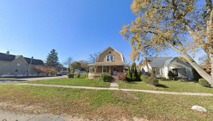 558 n crystal ave, elgin, il 60123