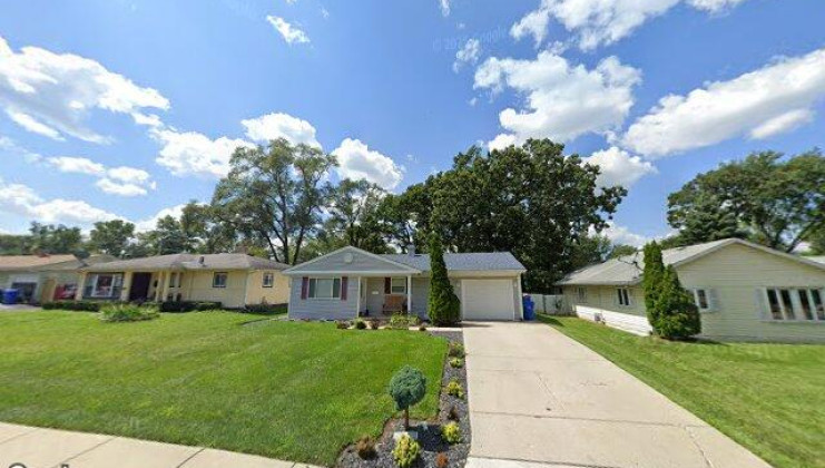 32 ash st, carpentersville, il 60110