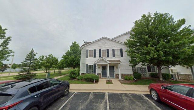 611 silverstone dr unit 611, carpentersville, il 60110