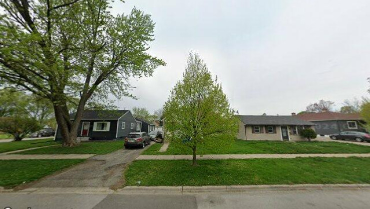 833 gates st, aurora, il 60505