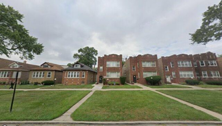 7818 s michigan ave, chicago, il 60619