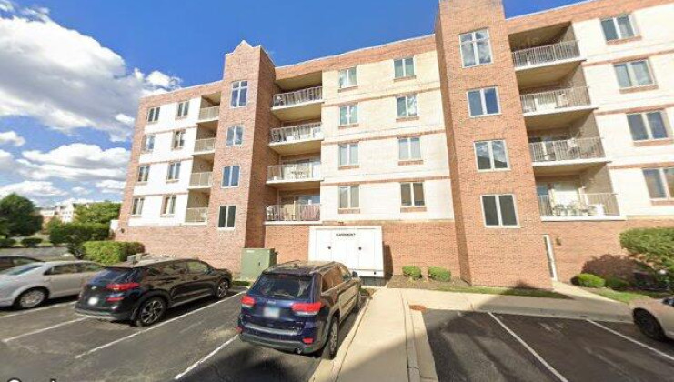 201 w brush hill #406, elmhurst, il 60126