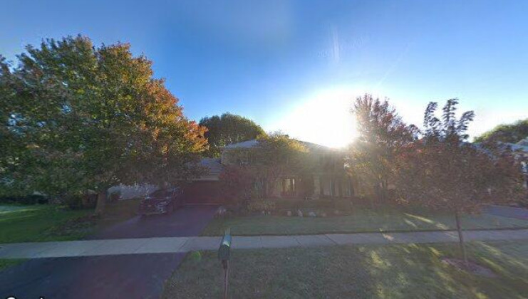 2231 n coldspring rd, arlington heights, il 60004