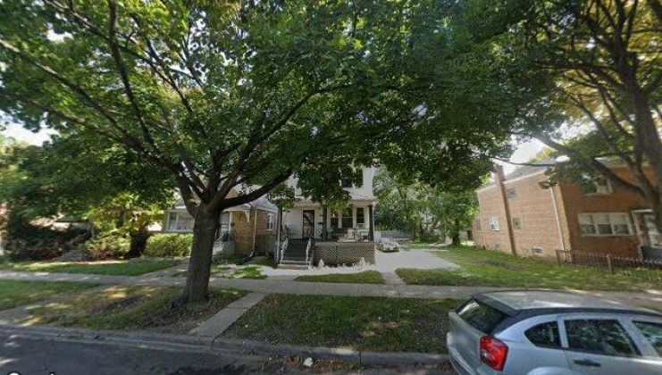 8413 s kingston ave, chicago, il 60617