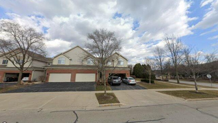 20 southwicke dr, streamwood, il 60107