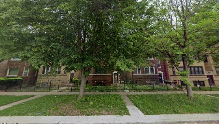 6810 s indiana ave, chicago, il 60637