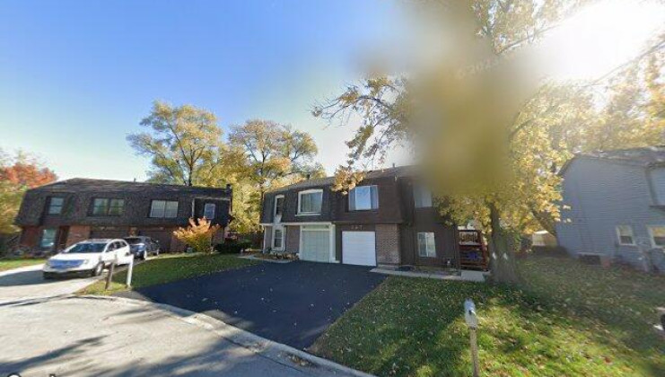 329 walnut cir, bolingbrook, il 60440