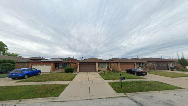 1160 herbert breclaw dr, calumet city, il 60409