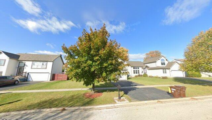 1004 dewey st, harvard, il 60033