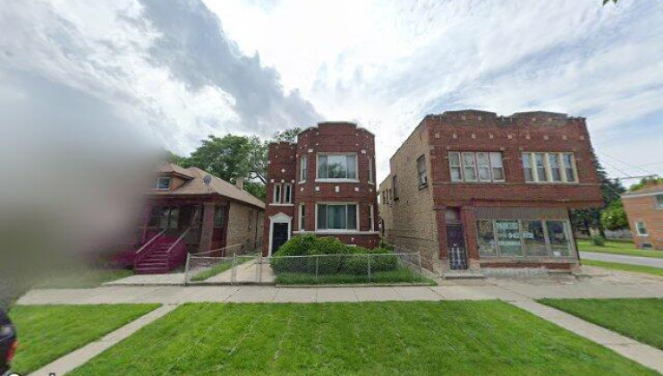 8804 s lowe ave, chicago, il 60620
