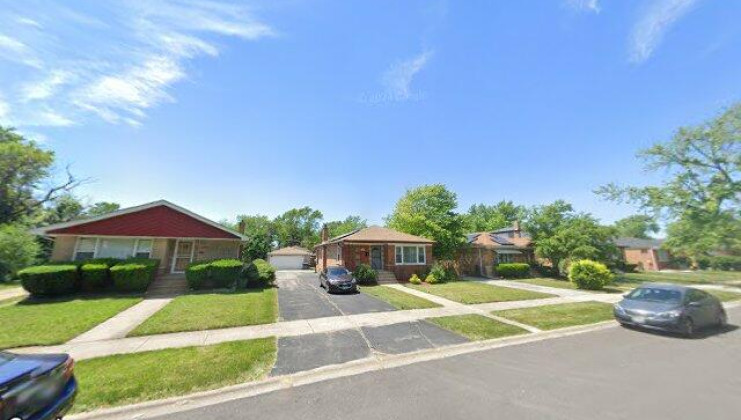 15728 dobson ave, dolton, il 60419