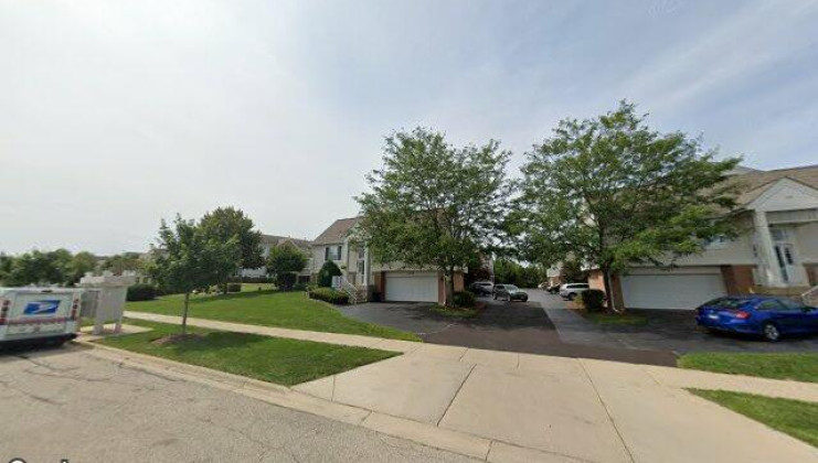 1945 concord dr, mchenry, il 60050