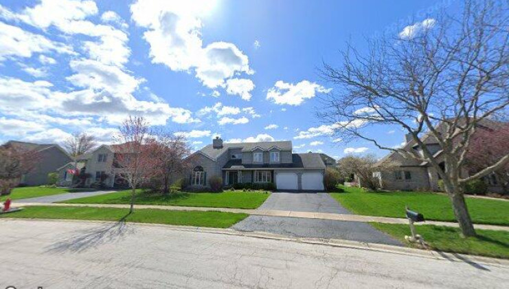 731 queensgate cir, sugar grove, il 60554
