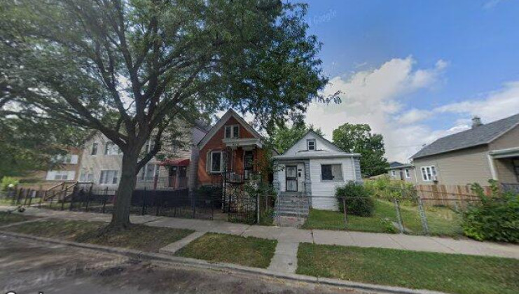 7430 s champlain ave, chicago, il 60619