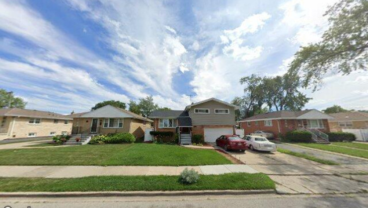 5709 maple, berkeley, il 60163