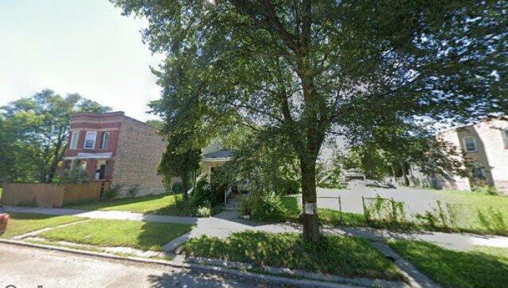 6814 s bishop st, chicago, il 60636