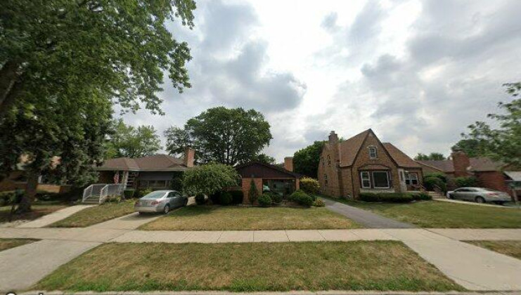 9205 s mozart ave, evergreen park, il 60805