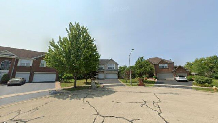 1365 brentwood tr, bolingbrook, il 60490