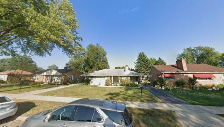 737 s fulton ave, waukegan, il 60085