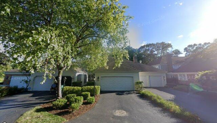 823 suffield sq, lincolnshire, il 60069