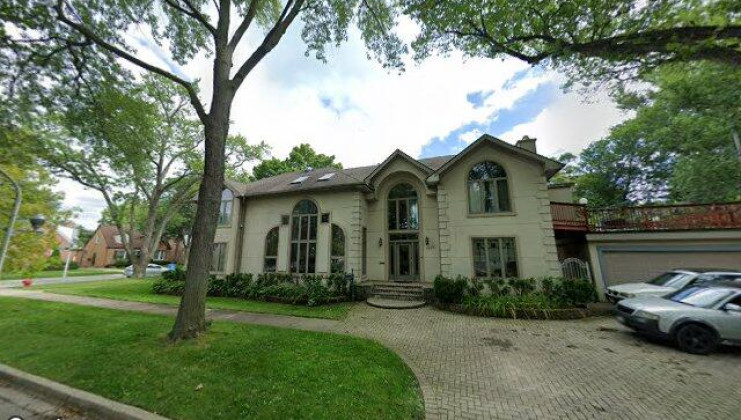 7055 n sioux ave, chicago, il 60646