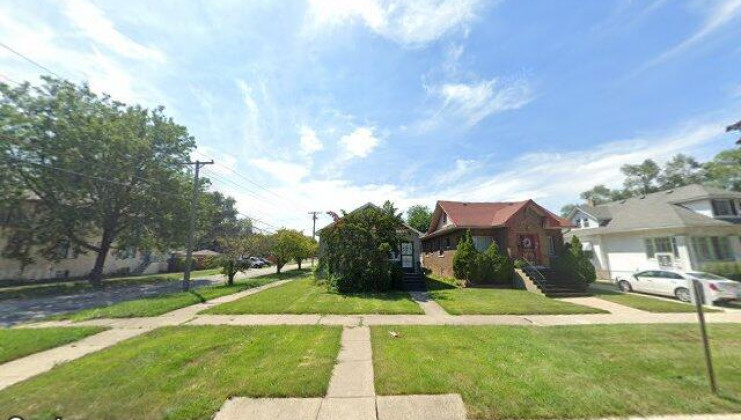 1840 s 7th ave, maywood, il 60153