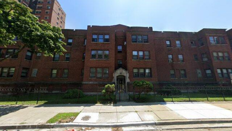 2205 e 67th st first floor, chicago, il 60649