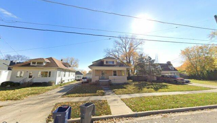 667 south st, elgin, il 60123