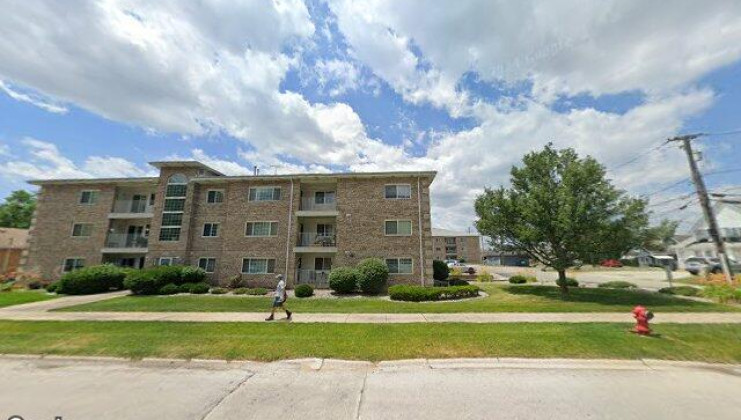 18216 lange st apt 2e, lansing, il 60438