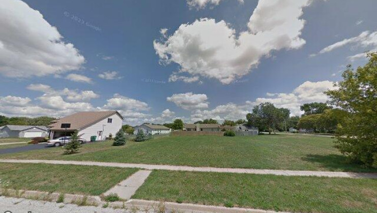 1410 thomas dr, woodstock, il 60098